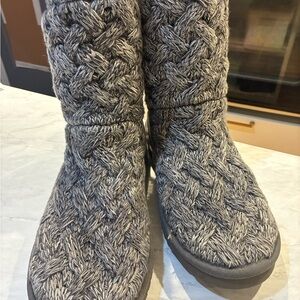 UGG Women's Gray Knit Winter Boots